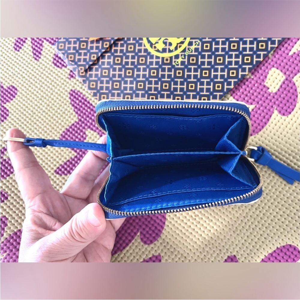 TORY BURCH ๐ธ FLOWER WALLET. - Picture 3 of 5